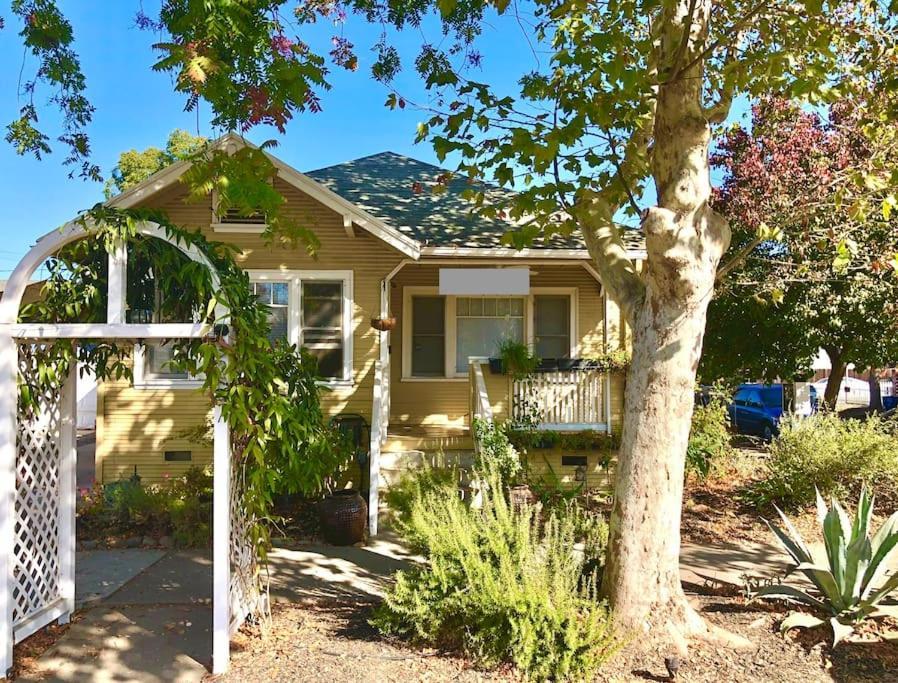 Smart Spacious Artsy Home Near Midtown Sacramento Bagian luar foto